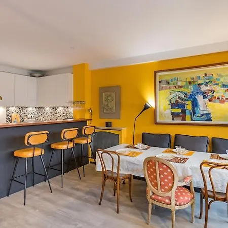 L'assomption De Charme Avec Balcon Paris